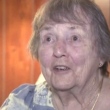 Completamente nua, idosa de 91 anos corre atrás de ladrão que tentou invadir sua casa
