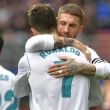 Sergio Ramos comemora um dos gols de Cristiano Ronaldo (Foto: Ander Gillenea / AFP)