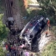 Um ônibus caiu de um viaduto no Km 350 da BR-381, conhecido como "Ponte Torta", em João Monlevade, p