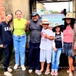 Gabriela Coutinho junto a Alcione e família