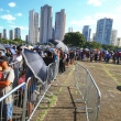 Guns N’ Roses em Goiânia: fãs enfrentam filas para comprar ingressos no Serra Dourada