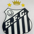 Escudo do Santos com homenagem a Pelé