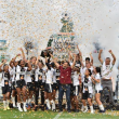 Equipe feminina do Gentil Meireles recebe troféu de campeão da Taça das Favelas de 2022