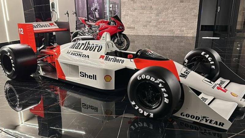 Réplica carro Ayrton Senna