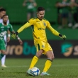 Goleiro Tadeu cobra pênalti e marca quarto gol nesta Série B